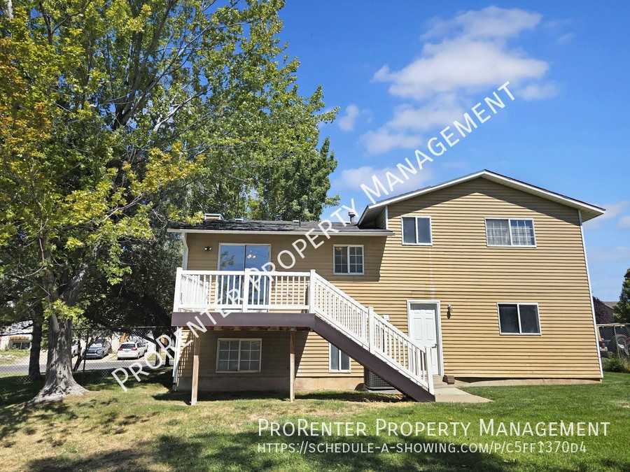 484 W 75 N - Photo 2 of 22
