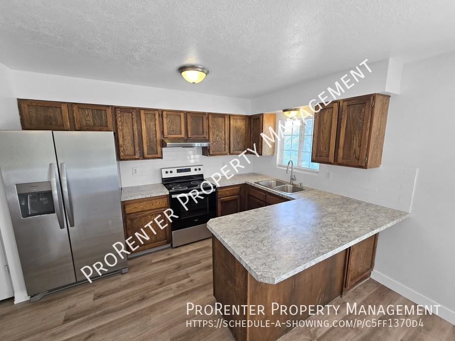 484 W 75 N - Photo 4 of 22