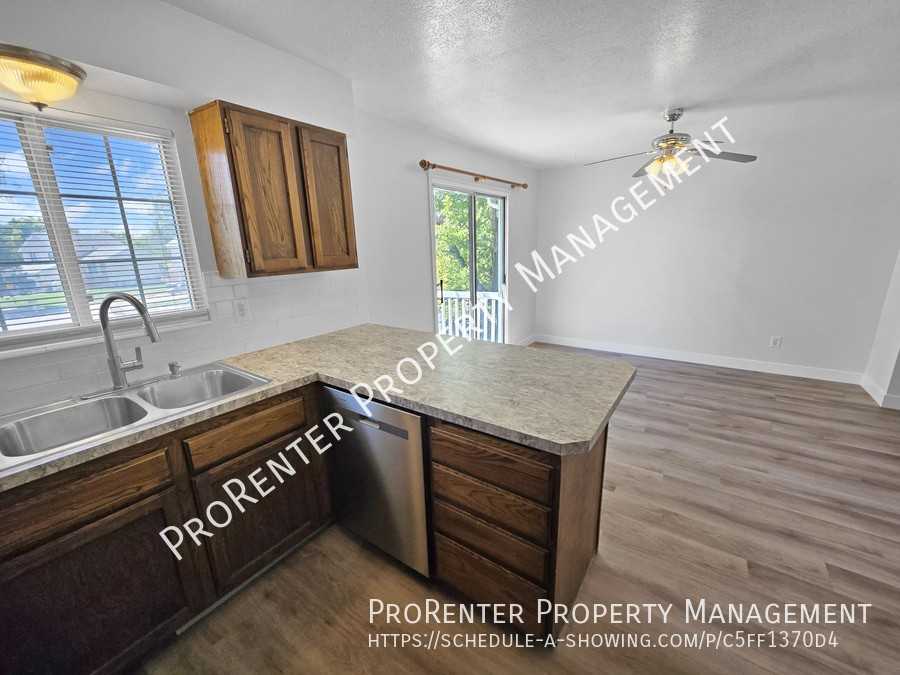 484 W 75 N - Photo 5 of 22