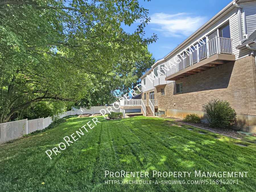 2208 Kays Creek Dr - Photo 2 of 38