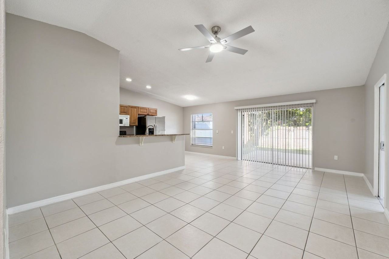 3122 Lorry Ln - Photo 2 of 12