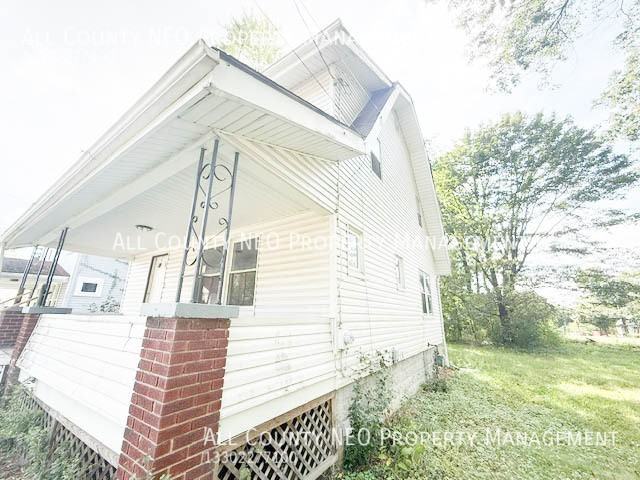 380 Noble Ave - Photo 3 of 30