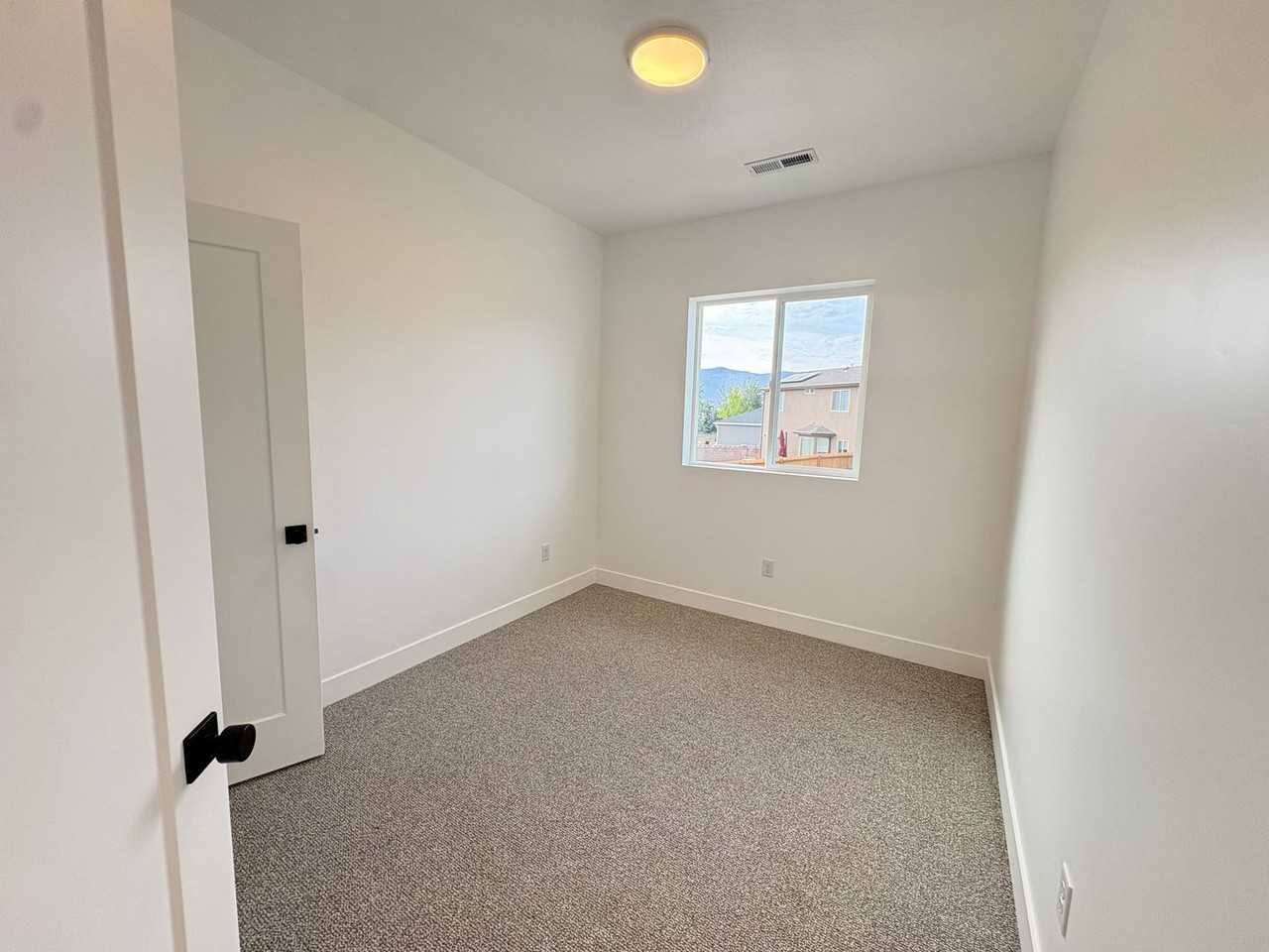 2925 2925 N 1681 W #4A - Photo 6 of 34