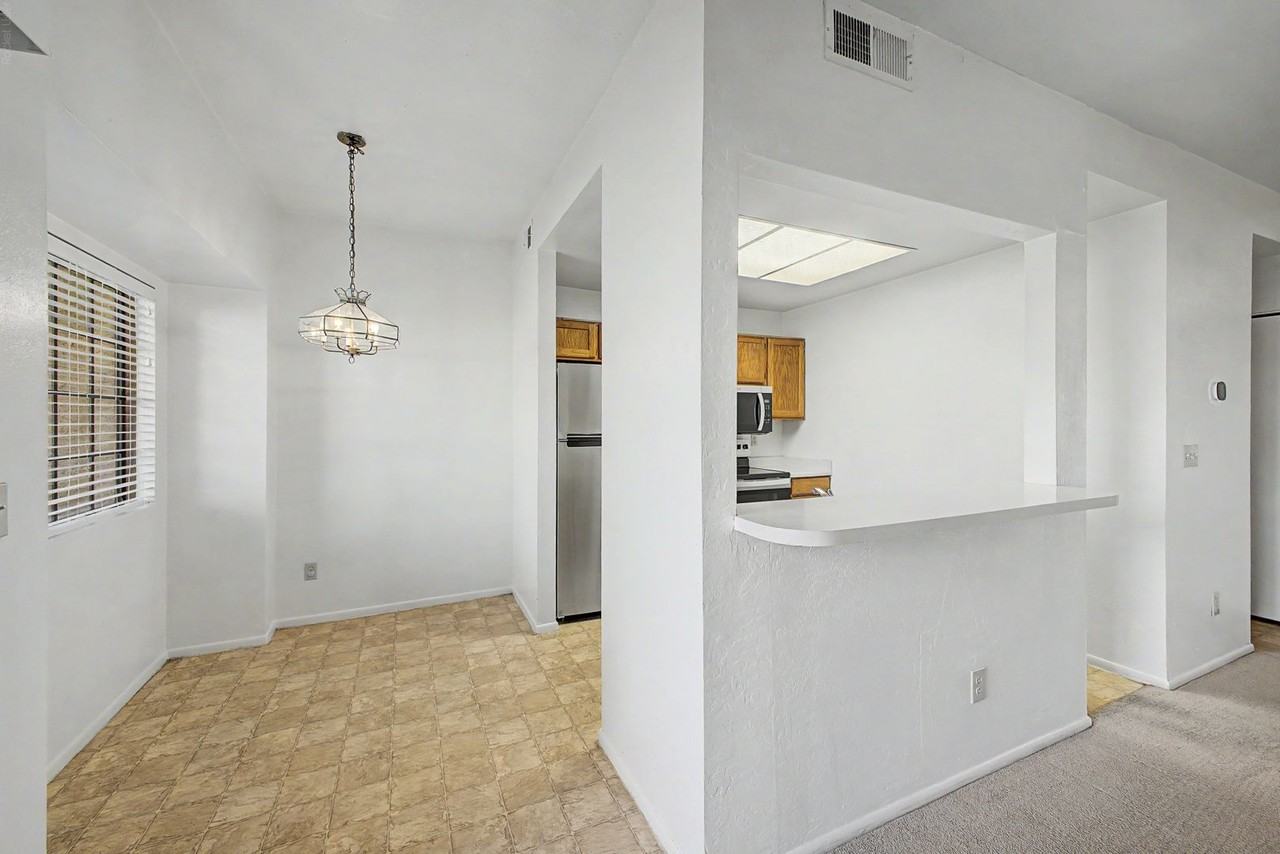 930 N Mesa Dr - Photo 7 of 27