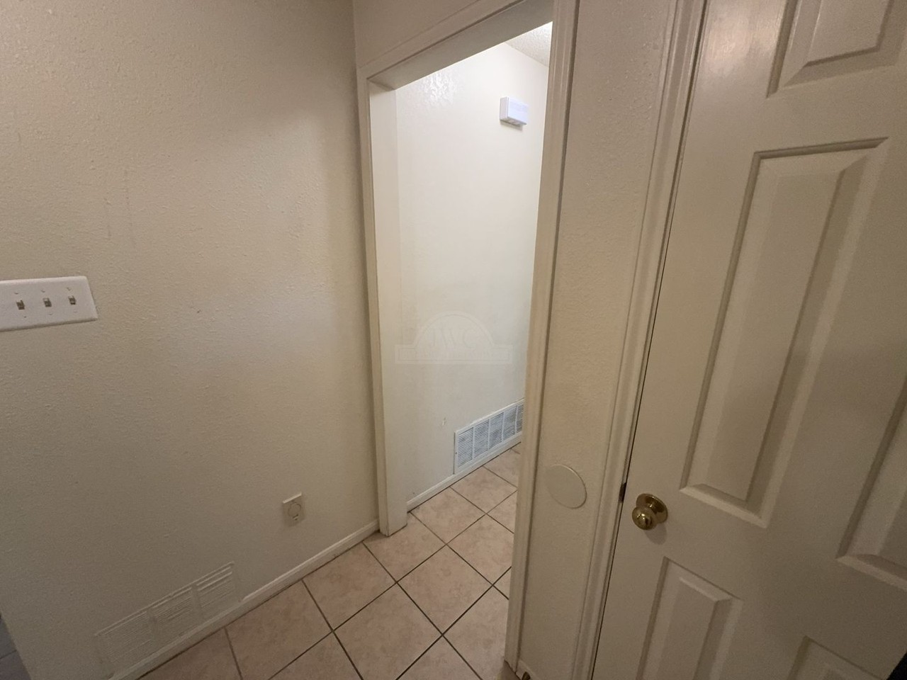 111 Nancy Dr - Photo 3 of 24