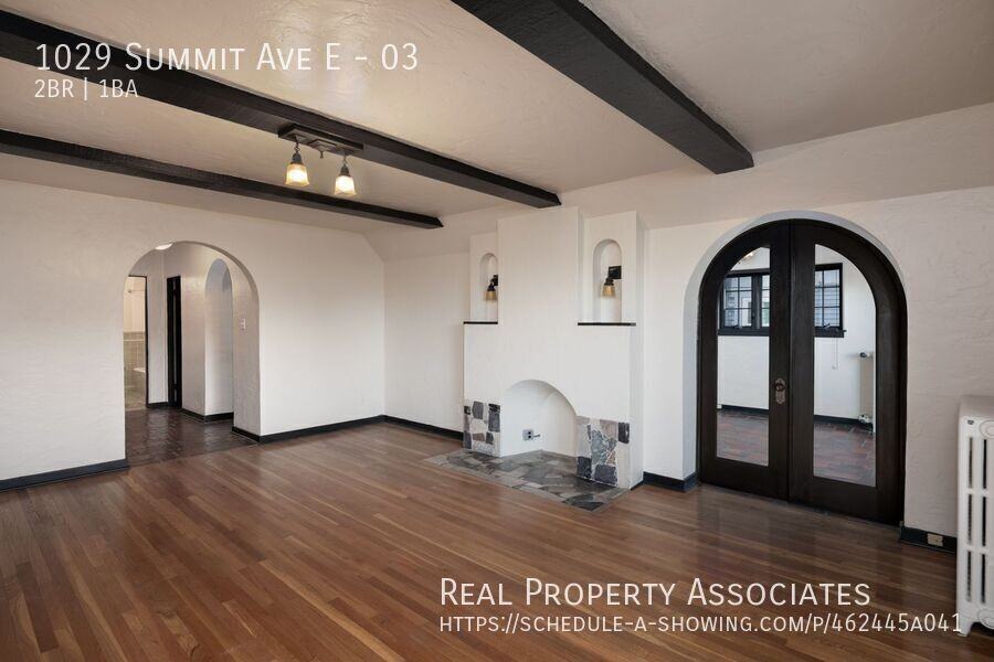 1029 Summit Ave E #03 - Photo 3 of 20