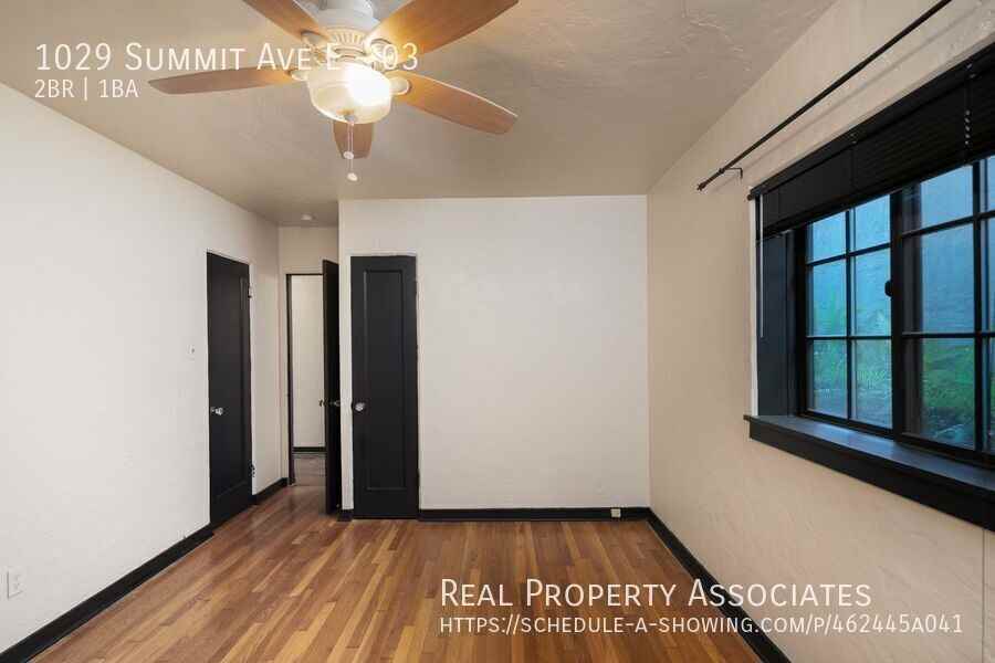 1029 Summit Ave E #03 - Photo 4 of 20