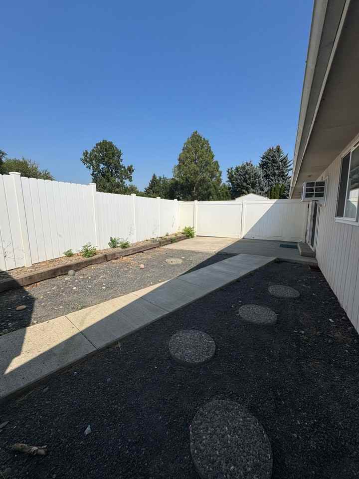 1018 Holbrook Ct - Photo 7 of 29