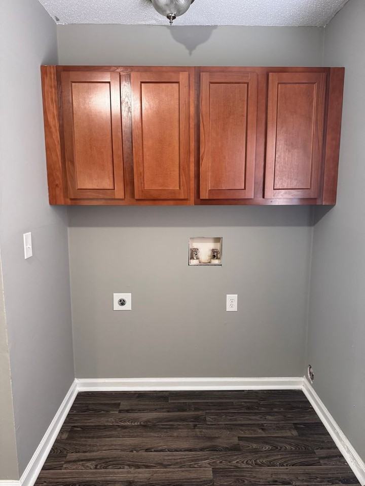DUBLIN SQUARE APTS - Photo 6 of 26