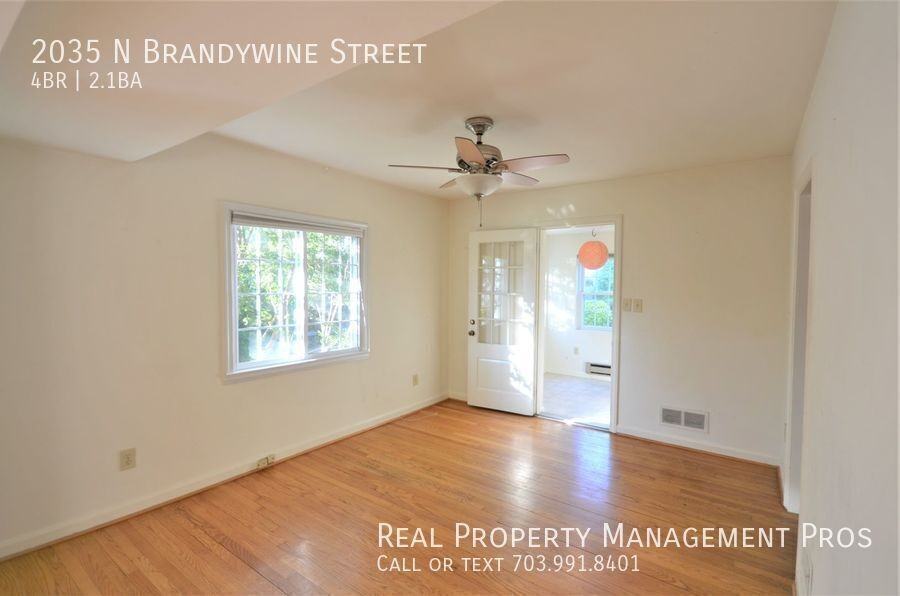 2035 N Brandywine St - Photo 4 of 20