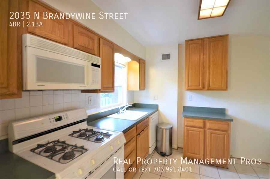 2035 N Brandywine St - Photo 6 of 20