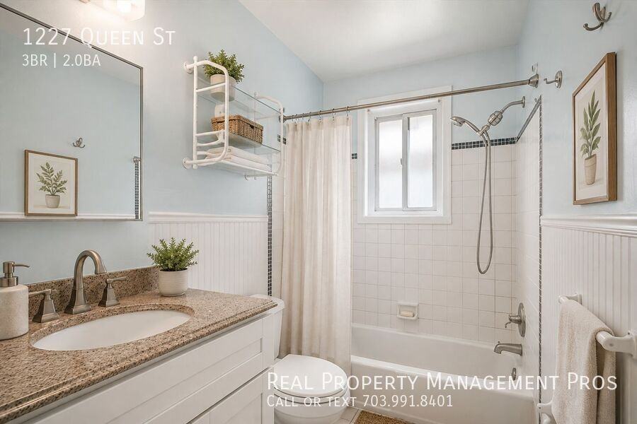 1227 Queen St - Photo 5 of 41