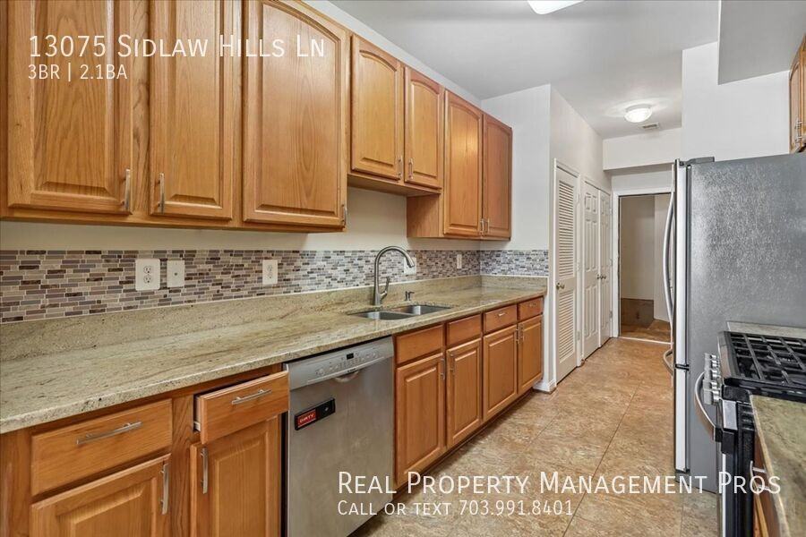 13075 Sidlaw Hills Ln - Photo 7 of 36