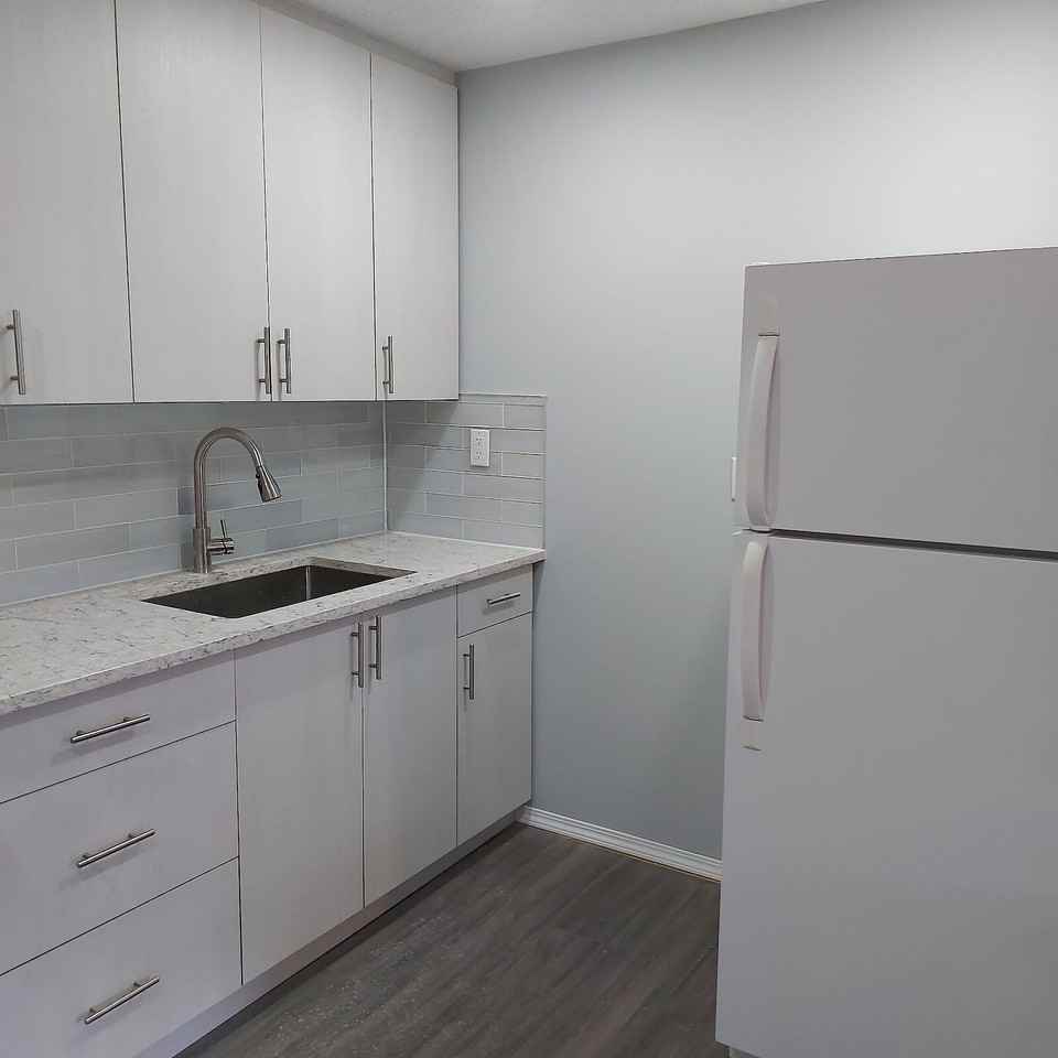 44 Beddington Rd Ne - Photo 2 of 15