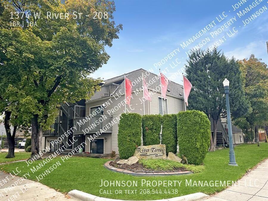 1374 W River St #208