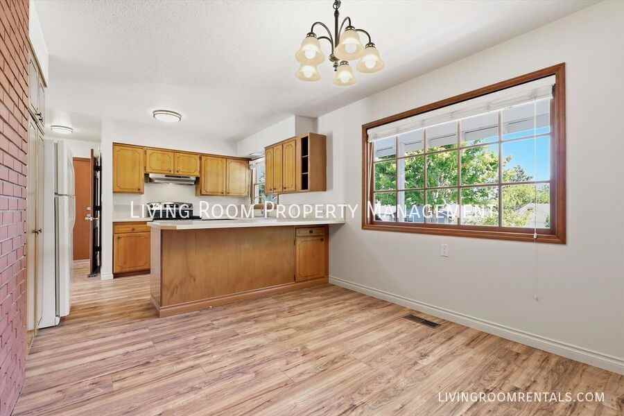 6550 Beam St - Photo 5 of 33