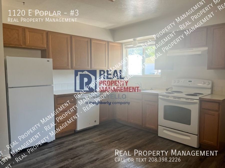 1120 E Poplar St #3 - Photo 4 of 19