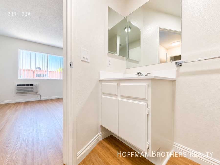 10346 Commerce Ave #6 - Photo 6 of 14