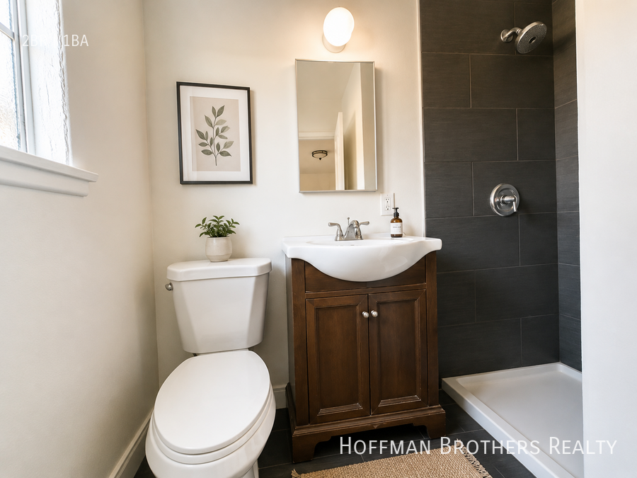 1056 E Rhea St #4 - Photo 4 of 5