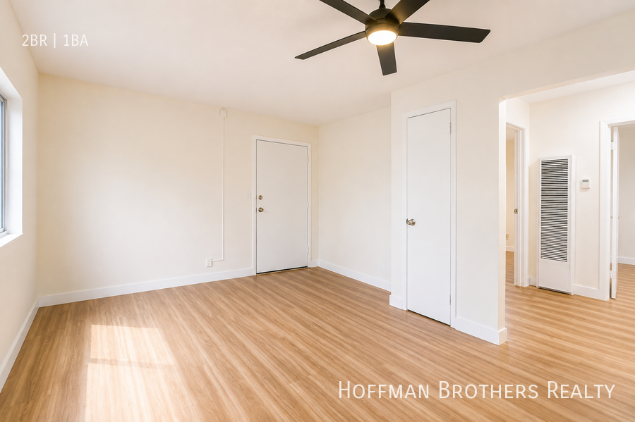 8104 S Main St - Photo 5 of 12