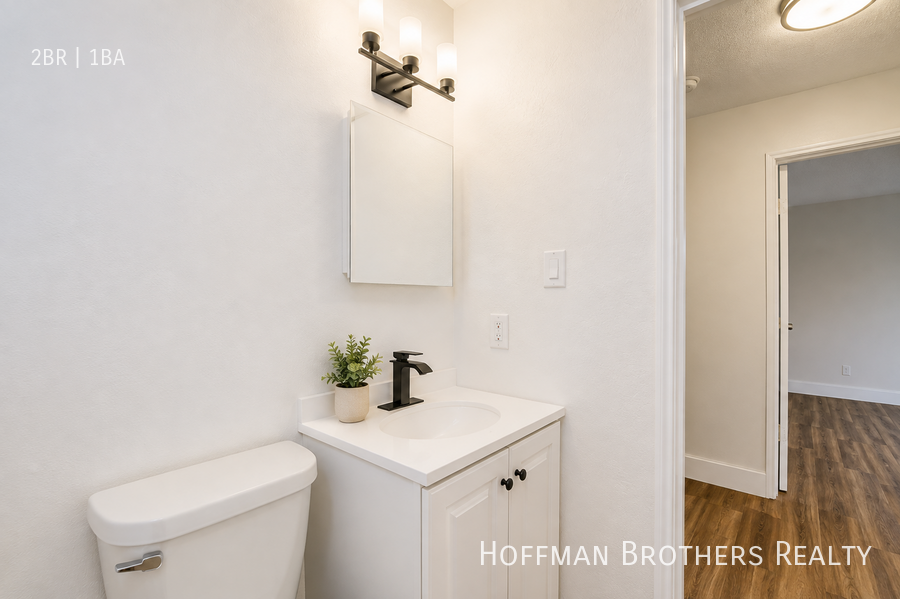 8104 S Main St - Photo 6 of 12