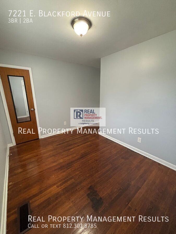 7221 E Blackford Ave - Photo 7 of 17