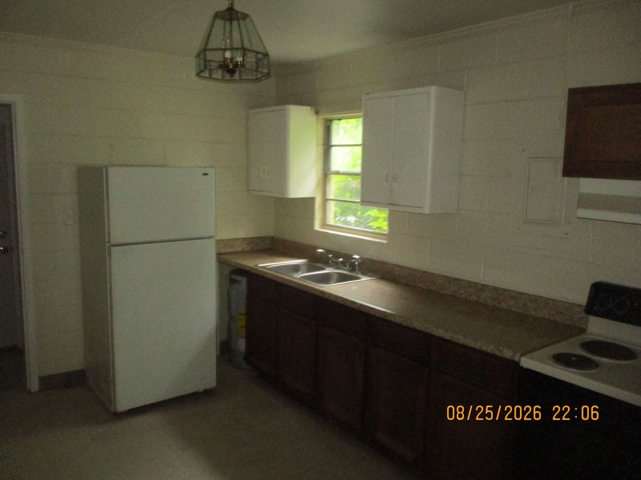 806 Dorsett Ave - Photo 2 of 6