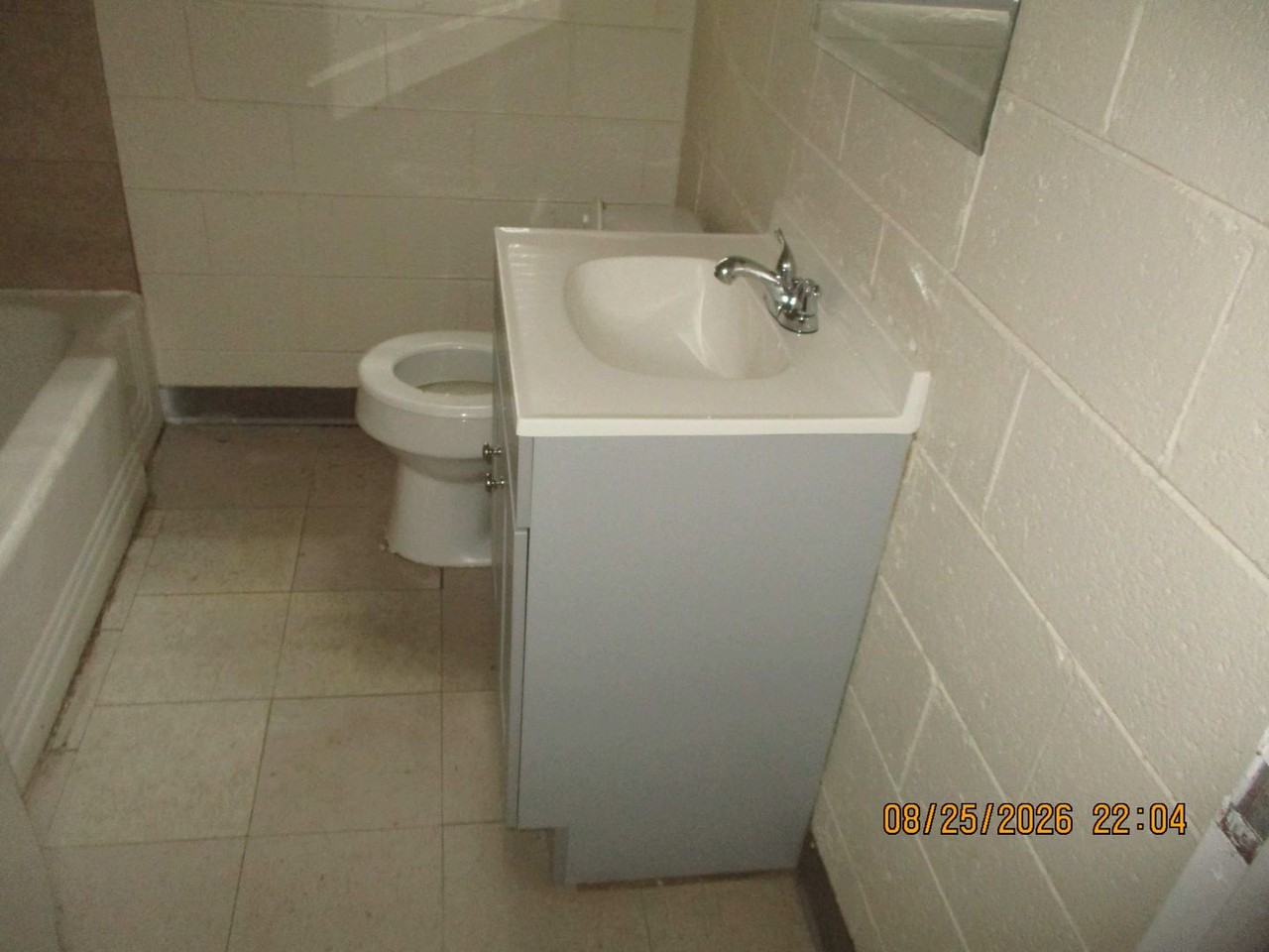806 Dorsett Ave - Photo 4 of 6