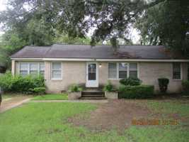 featured image of 1704A W Whitney Ave