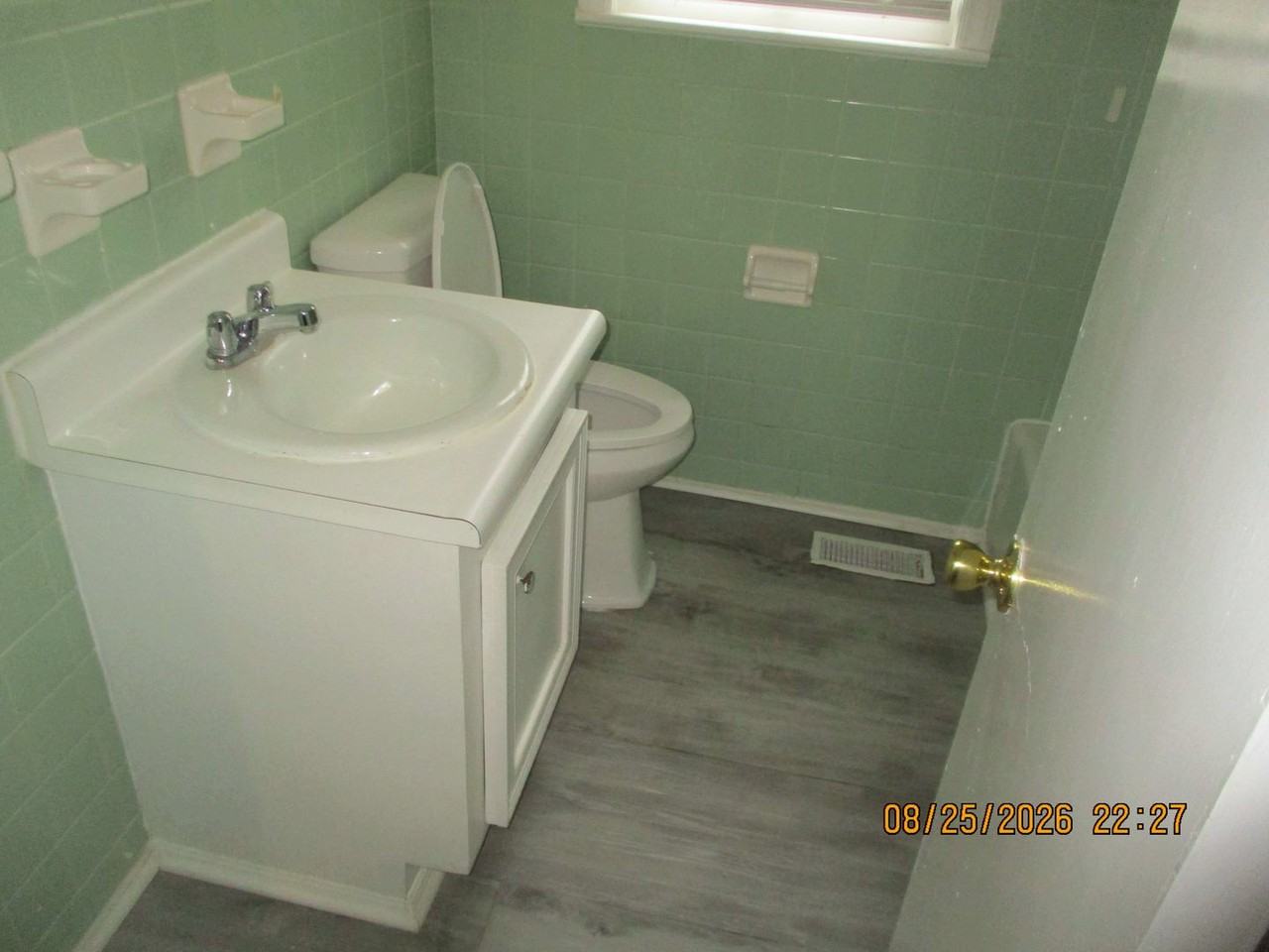 1704A W Whitney Ave - Photo 4 of 7