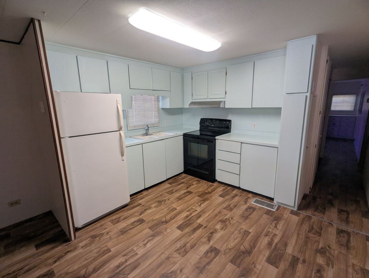 420 S Lake Ave #1 - Photo 3 of 17