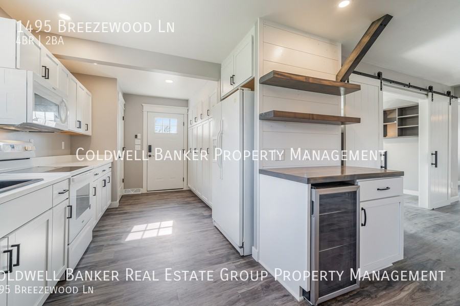 1495 Breezewood Ln - Photo 3 of 41