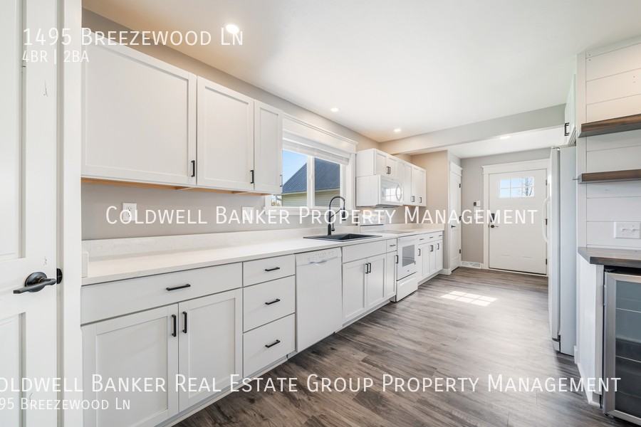 1495 Breezewood Ln - Photo 6 of 41
