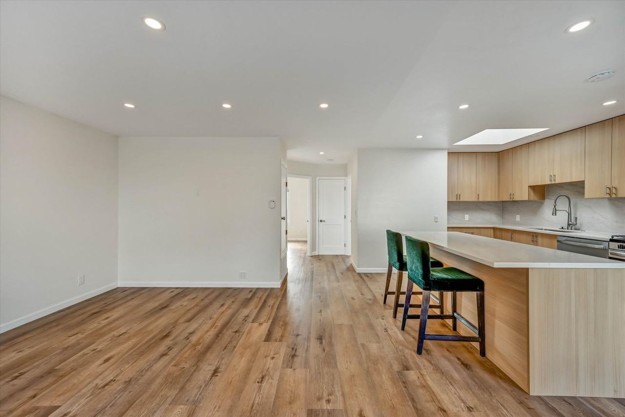 123 Byxbee St - Photo 4 of 28