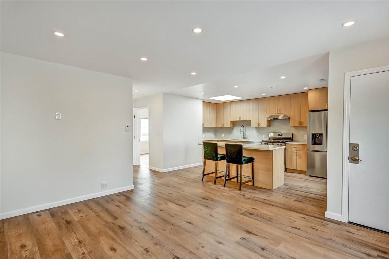 123 Byxbee St - Photo 5 of 28