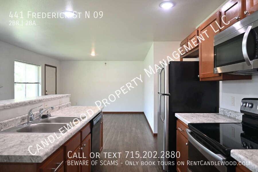 441 Frederick St N - Photo 4 of 42