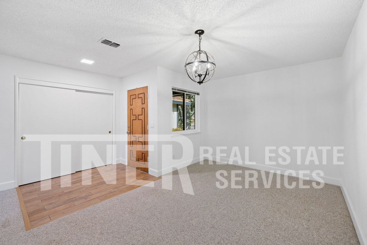 6406 Winding Way - Photo 3 of 30