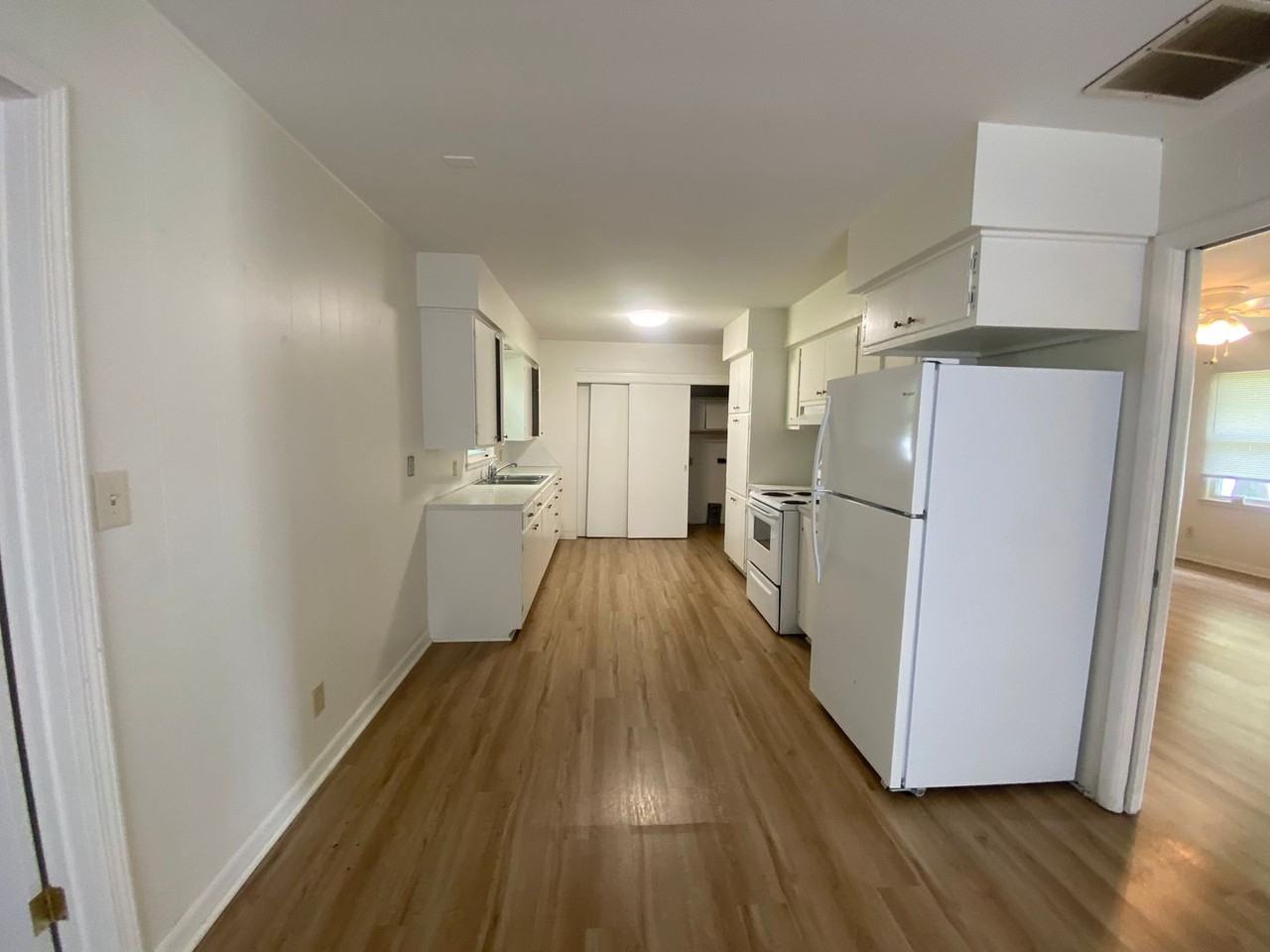 2144 E Monroe St - Photo 5 of 15