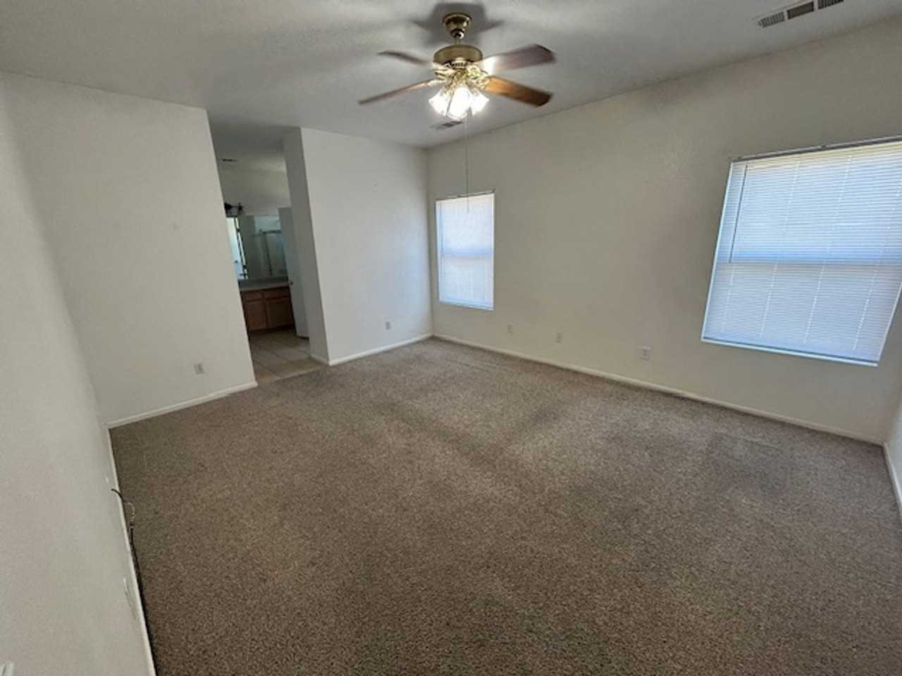 104 N Preston St - Photo 5 of 7