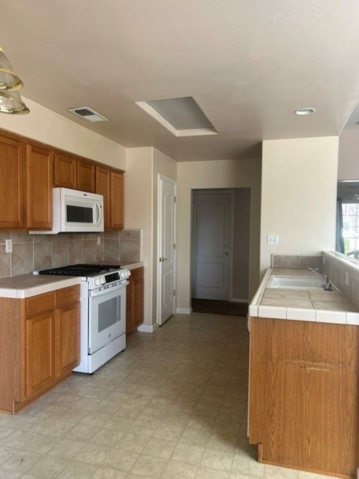 6313 Arciero St - Photo 2 of 9