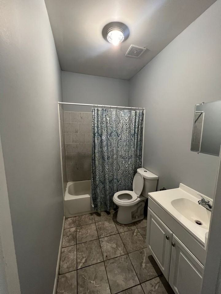 1839 W Jefferson St - Photo 3 of 5