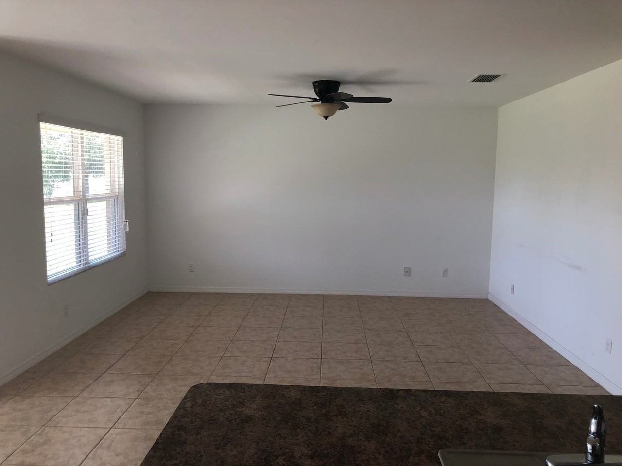 1708 Sw 1st Ave - Photo 6 of 10