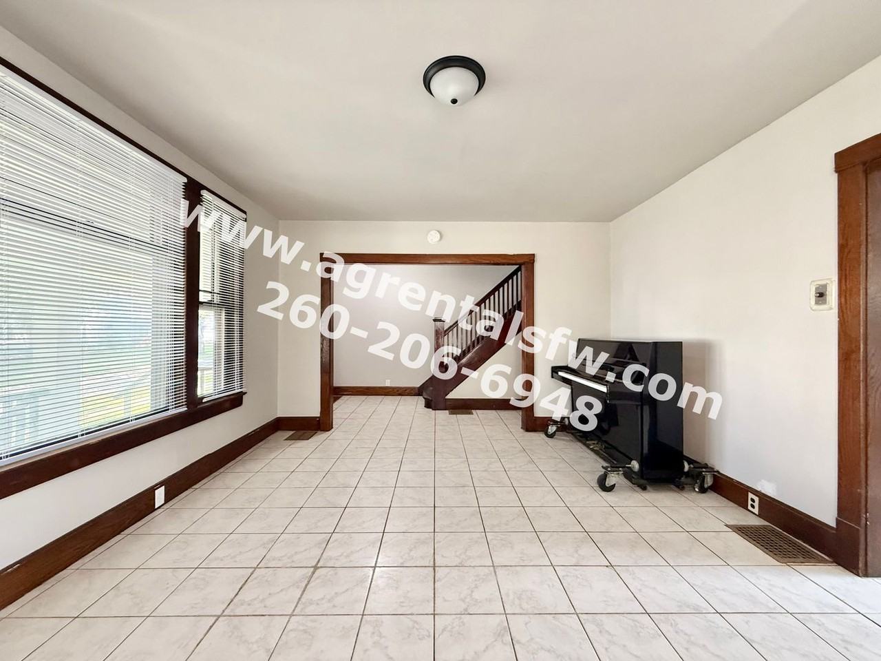 2921 Hoagland Ave - Photo 3 of 15