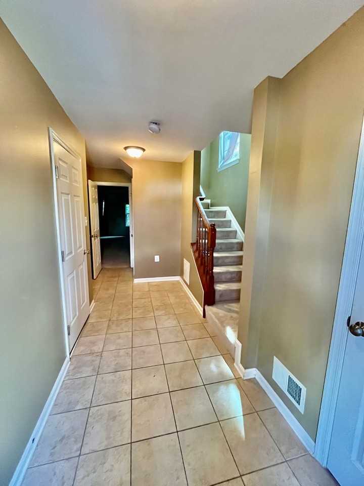 44 Milestone Ct - Photo 4 of 38