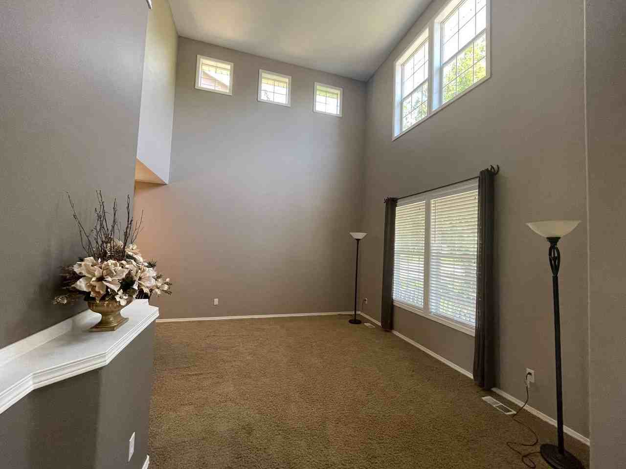 5241 Nw Skycrest Pkwy - Photo 3 of 20