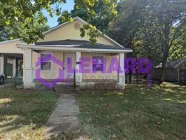 featured image of 332 E Summit St