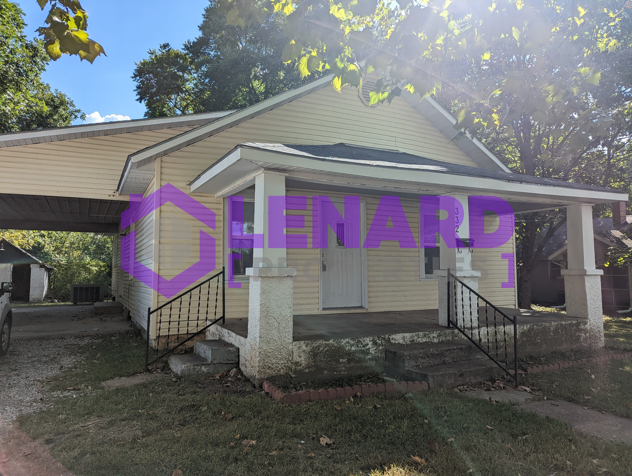 332 E Summit St - Photo 2 of 17
