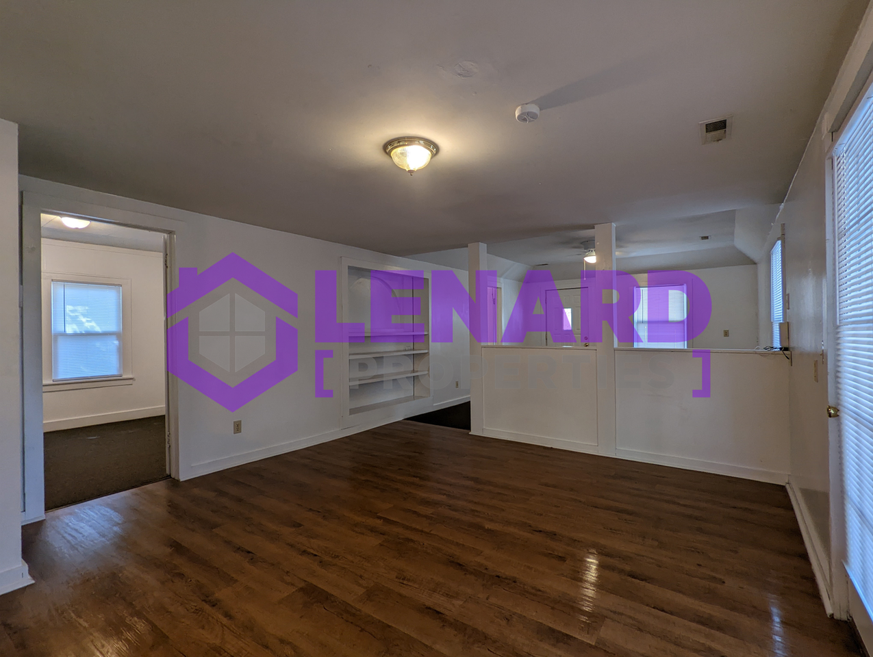 332 E Summit St - Photo 4 of 17