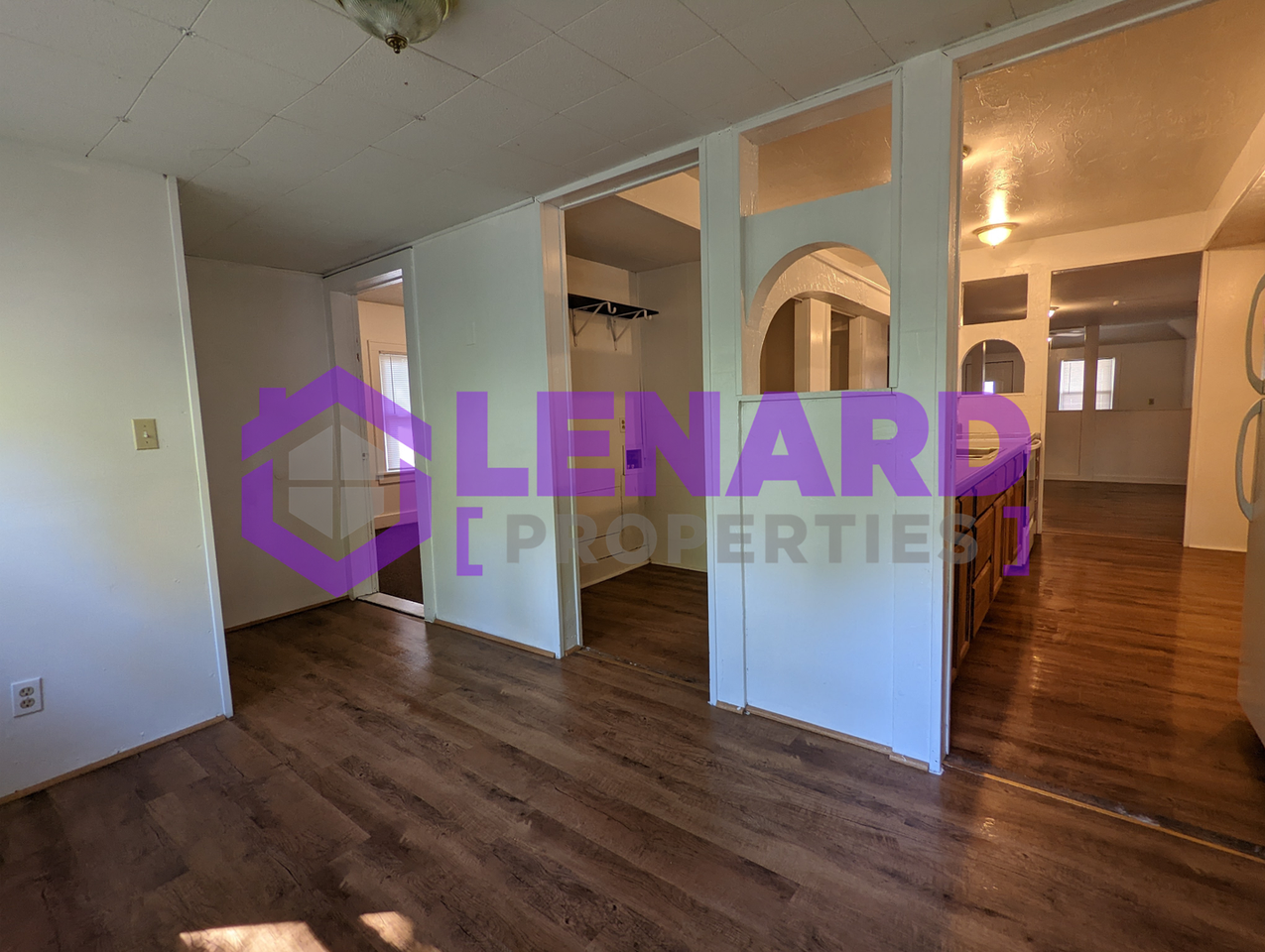 332 E Summit St - Photo 5 of 17