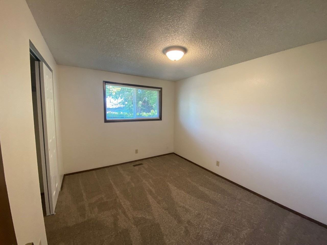 3045 W Shasta Ave - Photo 7 of 13